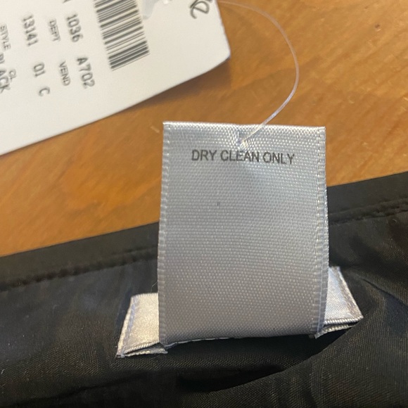 Caché black sequin NWT skirt size 4 with zipper - Picture 8 of 8